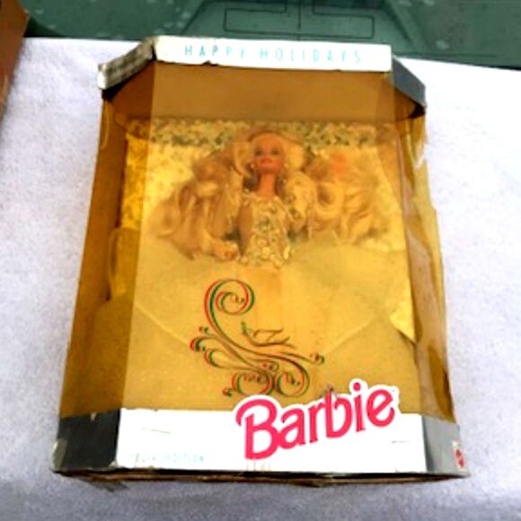 Barbie Doll . Happy Holidays Barbie . Special Christmas Edition . RARE